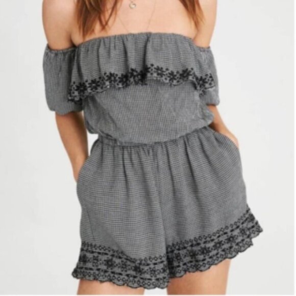 American Eagle Outfitters Gingham Puff Sleeve Romper Medium - Picture 1 of 11